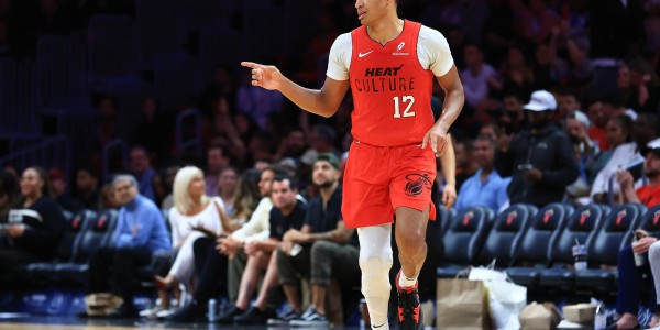 开云体育-哈克斯：德鲁·史密斯表现稳定攻防带来很多贡献 加德纳展现能量