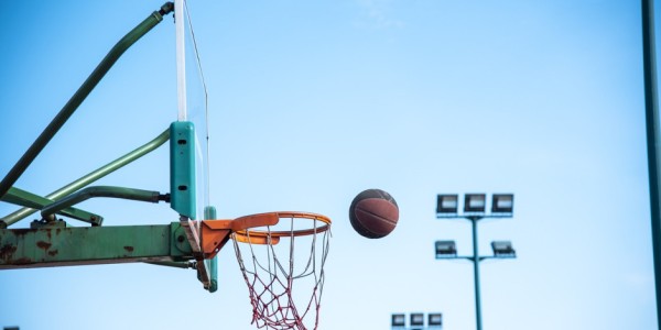 中国男篮官宣：曾凡博伤病恢复未达标无缘亚洲杯 张镇麟也缺席拉警报