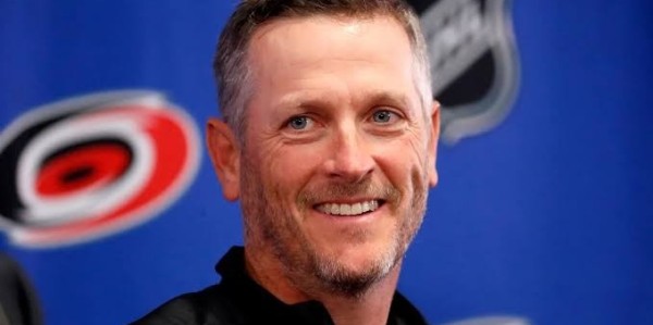 美媒报道NHL飓风队老板邓顿与开拓者队达成收购意向